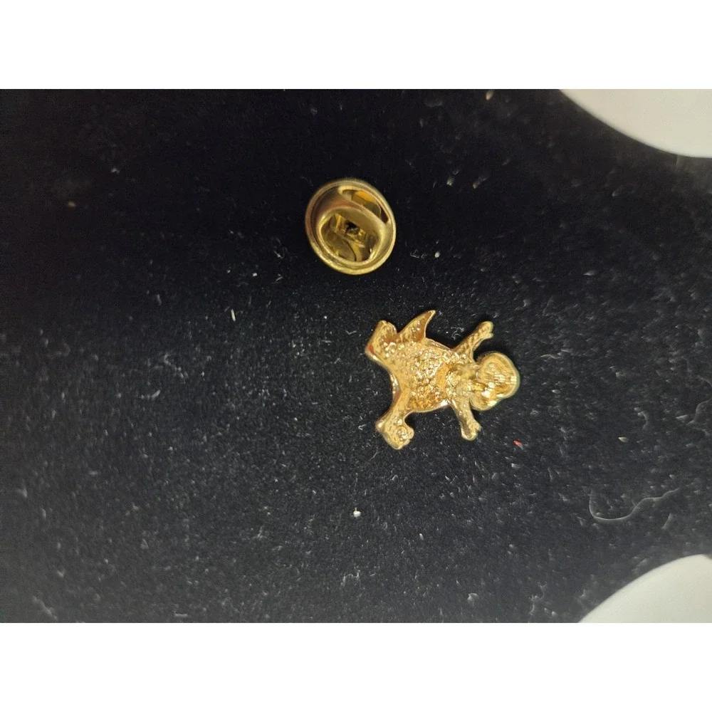 BARNEY Vintage Gold Tone Pin w/ Clutch Back, Original 